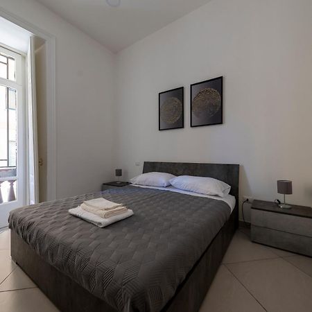 Casa Vacanze Nemesi Tyche Salerno Luaran gambar